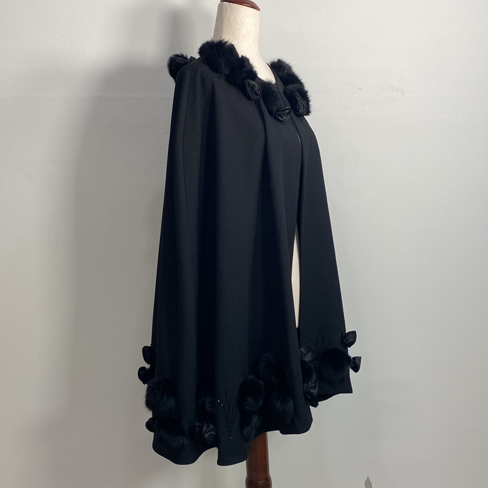 Vintage Avant Garde Cape One Size  Faux Fur‎ Beaded